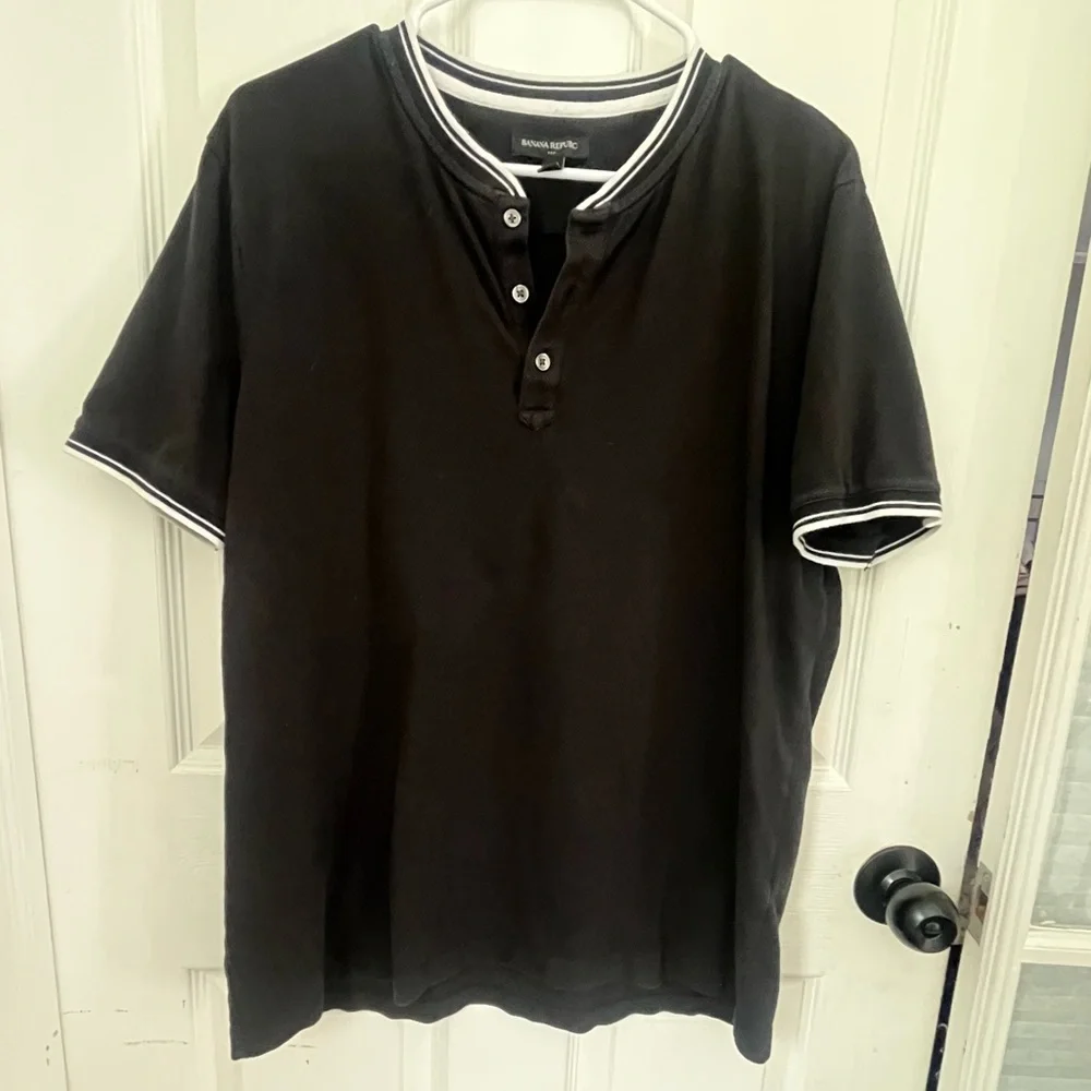 Banana Republic Black Henley Tipped Band Collar Pique Cotton Shirt Large